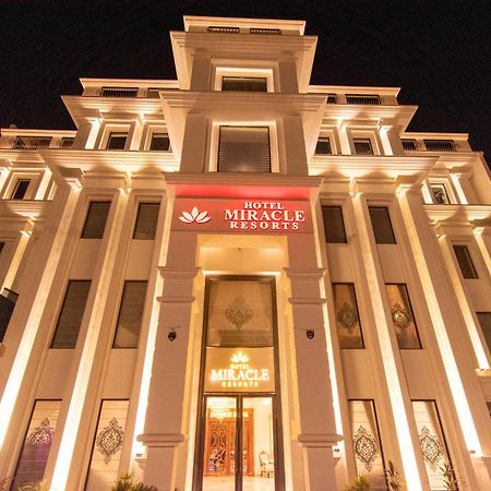 Hotel Miracle Resort Phagwāra Esterno foto