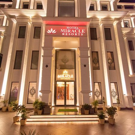 Hotel Miracle Resort Phagwāra Esterno foto